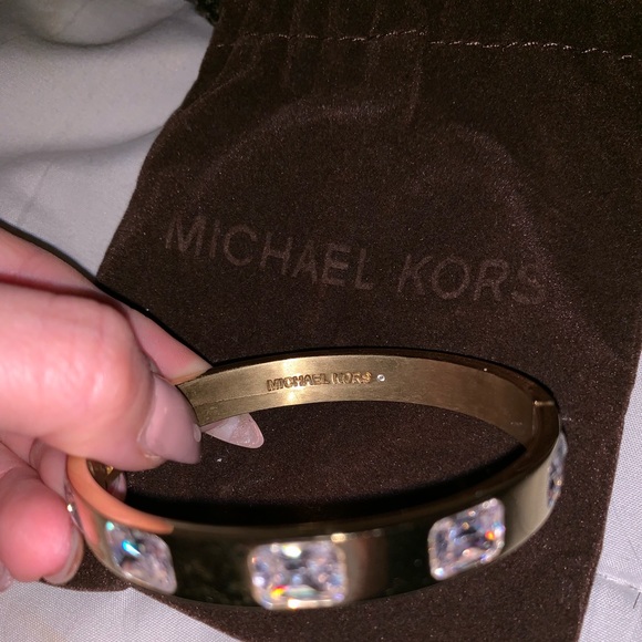 Michael Kors bangle Bracelet - Picture 3 of 4